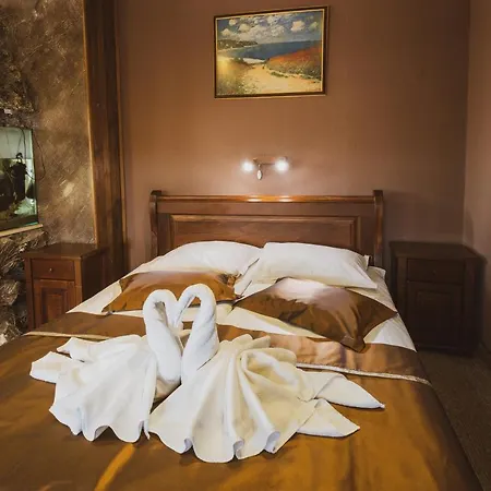 Хотел Том И Нези Класик 3* Velingrad