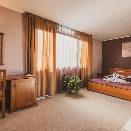 Хотел Том И Нези Класик Velingrad