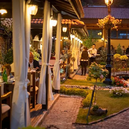 Хотел Том И Нези Класик 3* Velingrad